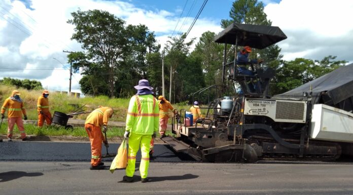 Construtora do Paraná faz recapeamento da SP-294 próximo a Dracena