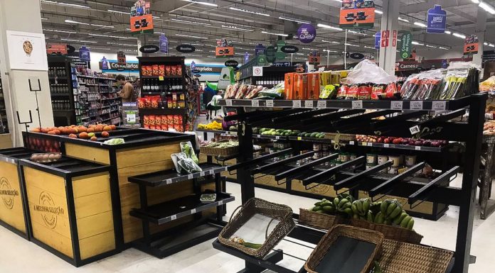 Supermercados devem melhorar práticas de responsabilidade, diz ONG