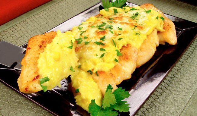 FRANGO GRATINADO AO CREME DE MILHO