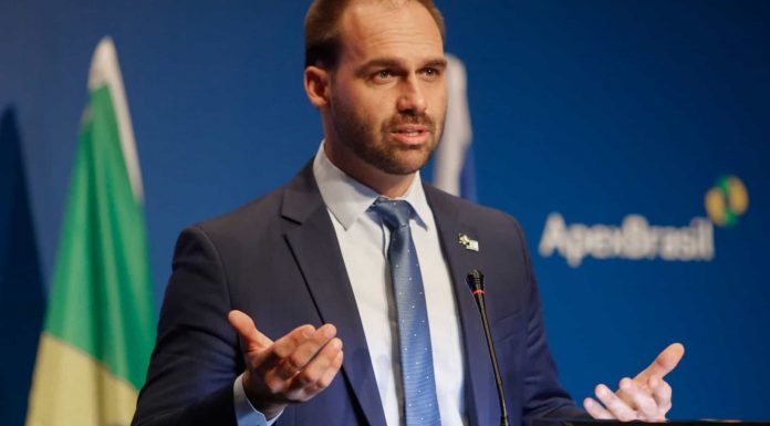 Racha no PSL deve tirar Eduardo Bolsonaro de comissão de política externa