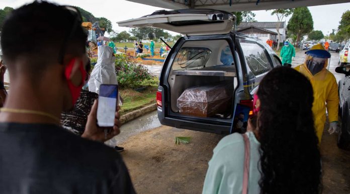 Hospitais do AM colapsam por falta de oxigênio e pacientes morrem asfixiados
