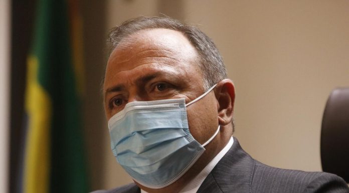 Vacinação contra covid-19 começa ainda hoje nos estados, diz Pazuello