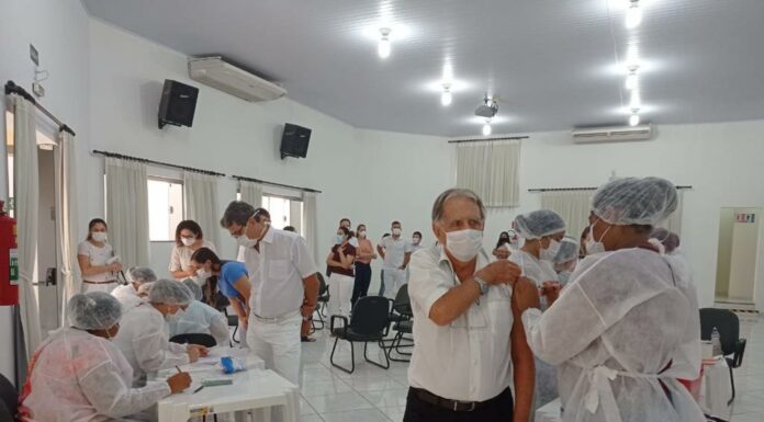 Classe odontológica recebe imunização contra covid-19