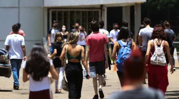 Candidatos do Enem digital podem pedir reaplicação até dia 12 de fevereiro