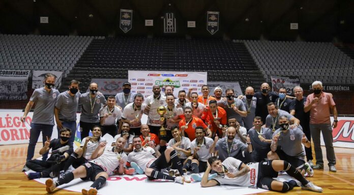 Tatinho é campeão da Super Copa Magnus pelo Corinthians