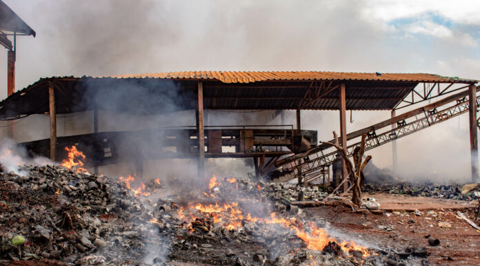 Sargento do Corpo de Bombeiros explica sobre o combate ao incêndio no Barracão de reciclagem de Dracena