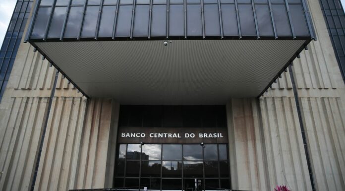 Mercado financeiro aumenta projeção da inflação para 3,98% em 2021