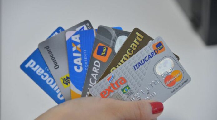 Contribuinte pode pagar taxas federais com cartão de crédito
