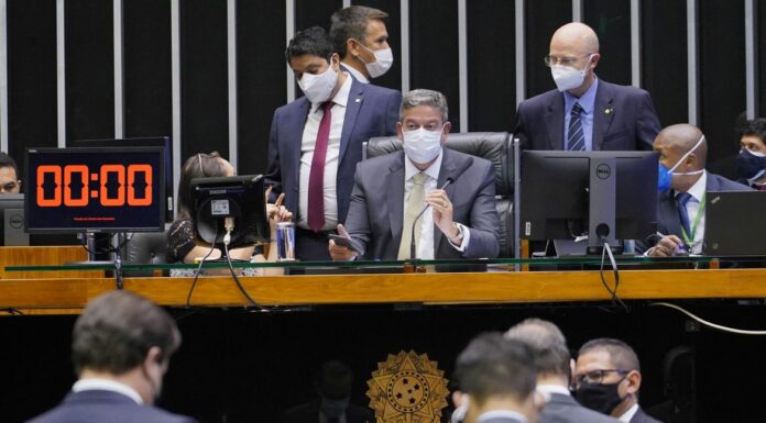 Câmara aprova em segundo turno texto-base da PEC Emergencial
