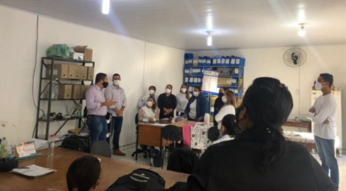 PREFEITO ANDRÉ LEMOS SE REÚNE COM AGENTES DE VETORES DO MUNICÍPIO