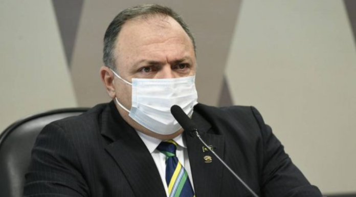Pazuello passa mal e depoimento na CPI é suspenso até amanhã