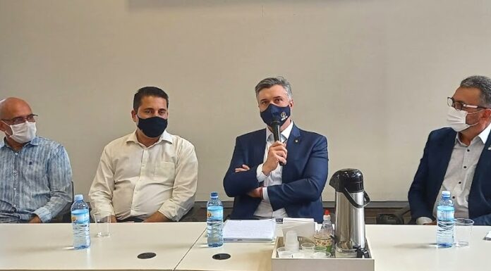 Presidente do CREA-SP participa de reunião com engenheiros, agrônomos e autoridades políticas locais