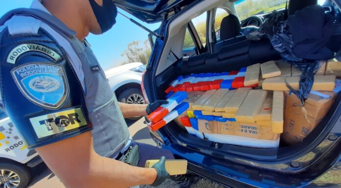 PR localiza 200 kg de maconha em veículo abandonado em Pirapozinho
