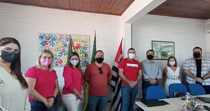 Prefeitura de Dracena passa a oferecer pela primeira vez transporte até a Etec Carmelina Barbosa Cedida Prefeitura de Dracena
