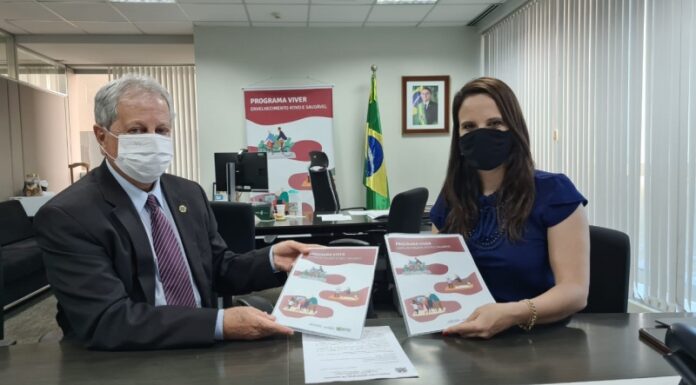 Secretária de Assistência social apresenta projetos locais em Brasília em busca de apoio