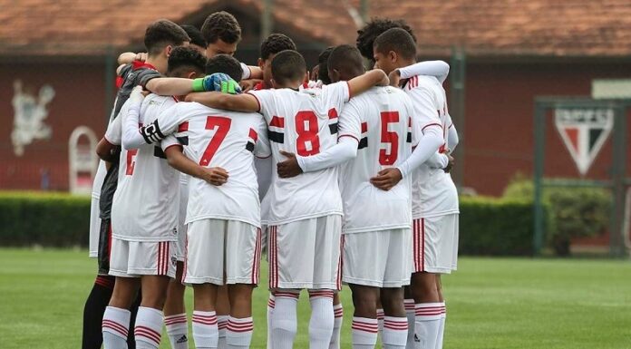 São Paulo derrota o Palmeiras, mas ainda “namora” zona do rebaixamento Reprdução Facebook São Paulo FC