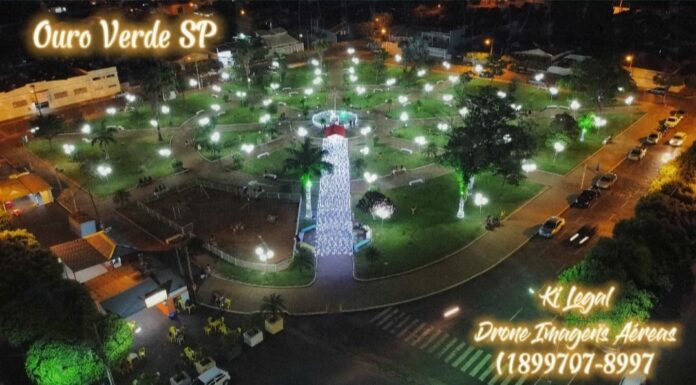 Decoração especial de Natal e casinha do Papai Noel chamam atenção em Ouro Verde