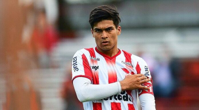 Flamengo e Palmeiras disputam o atacante uruguaio Matías Arezo Reprodução Facebook
