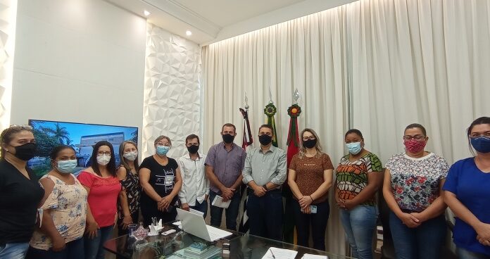 Presidente do Sindicato dos Servidores apresenta reivindicações ao prefeito Cedida Prefeitura