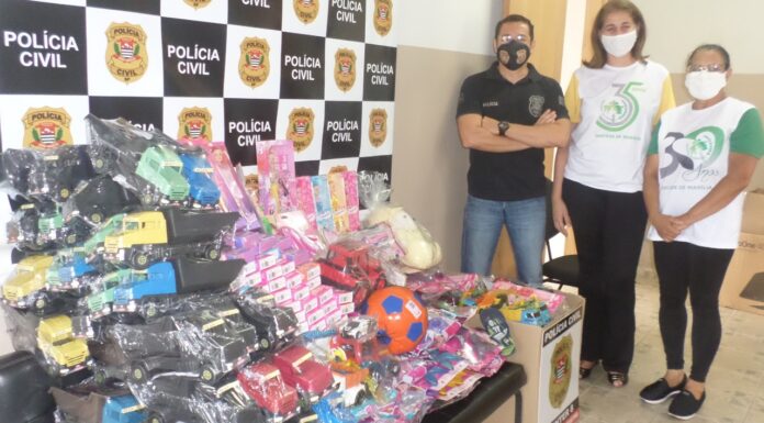 Polícia Civil efetua entrega de brinquedos em Pacaembu Cedida Polícia Civil