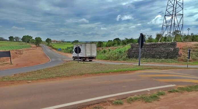 Recapeamento da estrada Henrique Coutinho tem início em Junqueirópolis Cedida