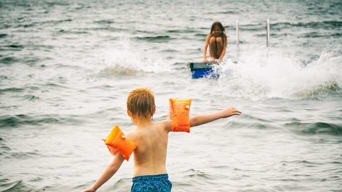 Especialista alerta para acidentes com crianças nas férias de verão Reprodução Unsplash