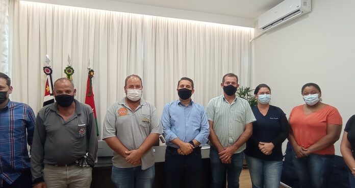 Prefeito André Lemos concede 13% de reposição salarial aos servidores dracenenses Cedida Prefeitura