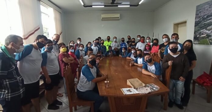 Pinatto recebe alunos e educadores da APAE Dracena Reprodução Facebook Prefeitura