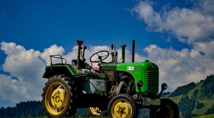 Curso de Operação e Manutenção de tratores agrícolas tem 15 vagas Reprodução Unsplash