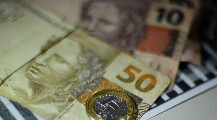 Teto do seguro-desemprego sobe para R$ 2.106,08 após reajuste Marcello Casal Jr/Agência Brasil