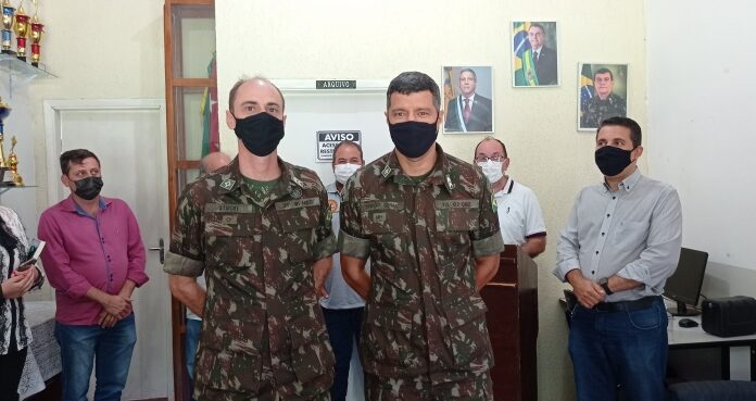 Tiro de Guerra de Dracena tem troca de sargento Cedida Prefeitura