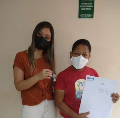 Famílias assinam contratos para o Conjunto Florindo Tabacchi Cedida Prefeitura