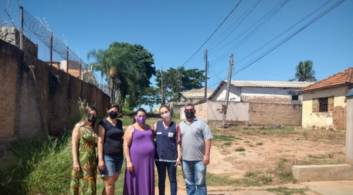 Moradores da Chácara Bogaz recebem visita técnica do Programa Cidade Legal Cedida Prefeitura