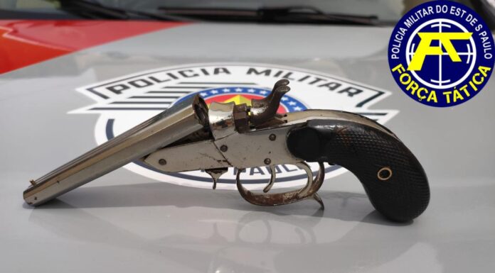 Polícia Militar faz apreensão de adolescente de 15 anos com arma de fogo na cintura em Panorama Cedida PM