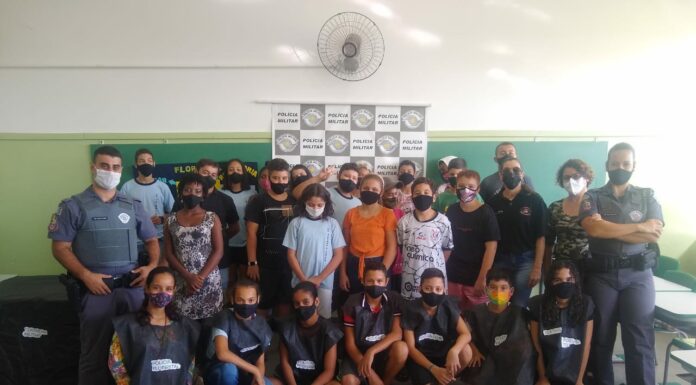 Carreira militar é abordada em eletiva com alunos de escolas da região Cedida Polícia Militar