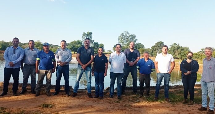 Prefeito André Lemos acompanha comissão de loteamentos em visita às estações de tratamento de esgoto Cedida Prefeitura