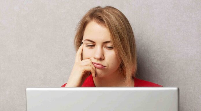 Uso excessivo de internet pode deixar as pessoas menos inteligentes, diz estudo Reprodução Freepik