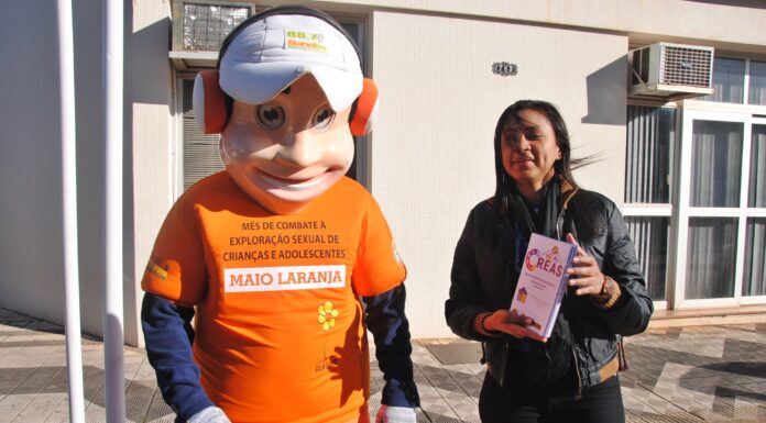 Creas realiza pedágio para conscientizar sobre o Maio Laranja Cedida