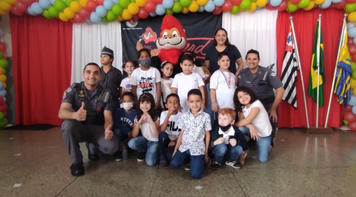 Polícia Militar forma 46 crianças no Proerd Kids em Panorama Cedida Polícia Militar