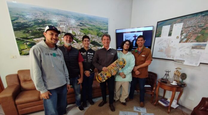Skatistas apresentam projeto de melhorias na pista de Junqueirópolis Cedida Assessoria