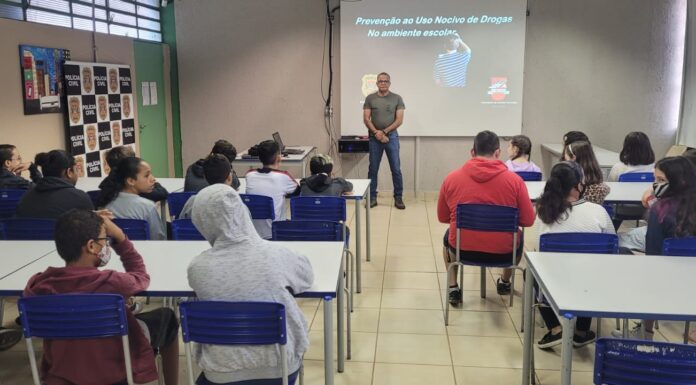 Polícia Civil faz palestra para alunos de escola do Programa de Ensino Integral em Dracena