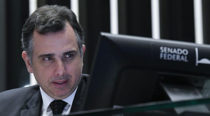 Presidente do Senado reúne líderes para viabilizar piso da enfermagem