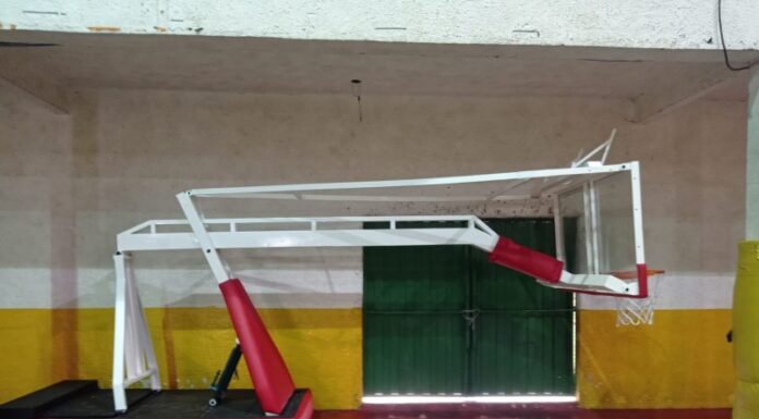 Tabelas de basquete do Ginásio Dovilho Moura ficam novas, após reforma