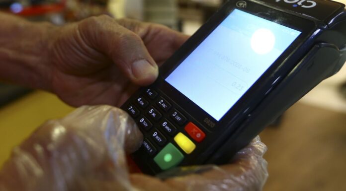 BC estabelece limite de cobrança de taxas nas máquinas de cartão