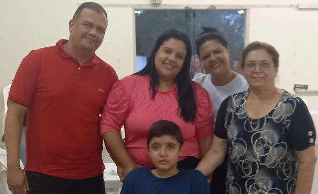 Chá Beneficente alcança sucesso