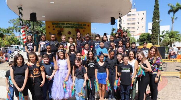 Encontro educacional de arte contemporânea mostra dedicação dos alunos e professores