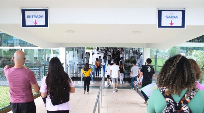 Provas do Enem começam ser aplicadas neste domingo