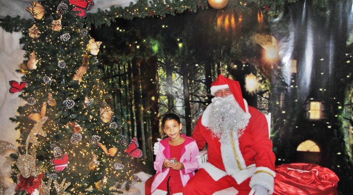 Papai Noel chega a Junqueirópolis e mantém a tradição do Natal