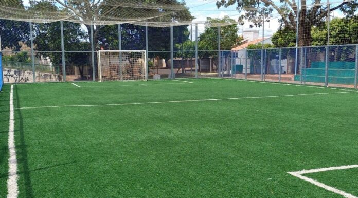 Campo de gramado sintético será liberado para uso público