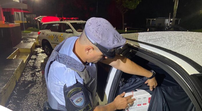 Polícia Rodoviária efetua prisão por contrabando de cigarros na SP-425